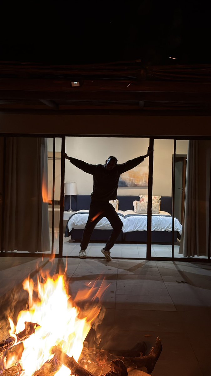 Silindokuhle's tweet photo. Boys weekend https://t.co/zVsIf8k4MJ