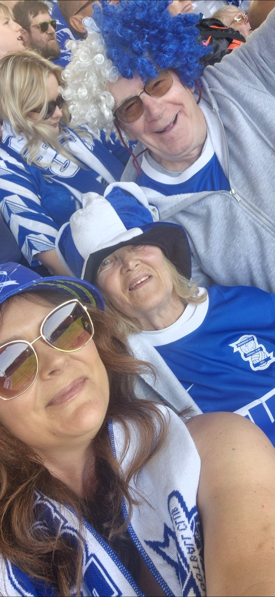 melcastle1875's tweet photo. It's my Dads 80th Bday, feeling blessed that we're able to celebrate this following his diagnosis last yr. Whilst we wont be there Sarah @dragbacklee from our lovely Blues family has organised for him to be on the big screen today as an avid Blues fan for many decades #BCFC #KRO https://t.co/WpLMgkjDjt