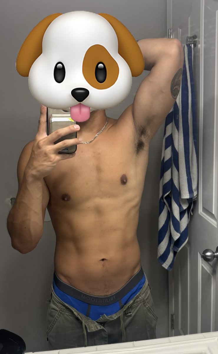 onlygreenwave's tweet photo. I dont have a mask, Yet��� but for now i'm your pup🐶 #VancouverGay #Sexy #Bi #feet #socks #twink #toned #gay https://t.co/7cmRqzR2Ce