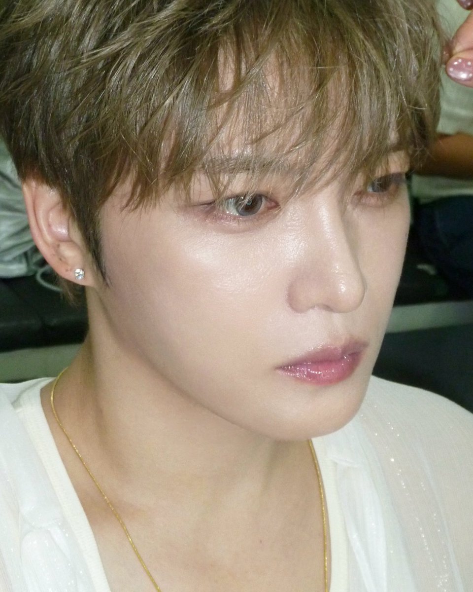 dbskfanbaseid's tweet photo. 📌Jaejoong Instagram post (260822)💗

“my appearance on Music Bank after 18 years is not a simple broadcast for me, it might seem like nothing special to others..i think of the moment with fans who endured all this time and i’ve kept making music without stopping”

#김재중☘️ https://t.co/0UQykPDntf