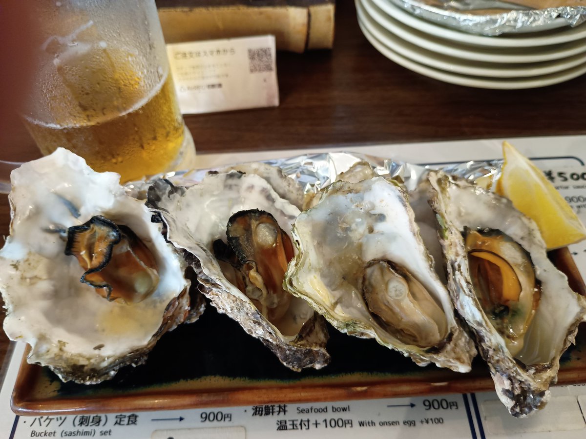 frontafronta77's tweet photo. 広島到着！
まずは広島牡蠣処バケツ立町店にてランチ😋 https://t.co/GazKEgiTmQ