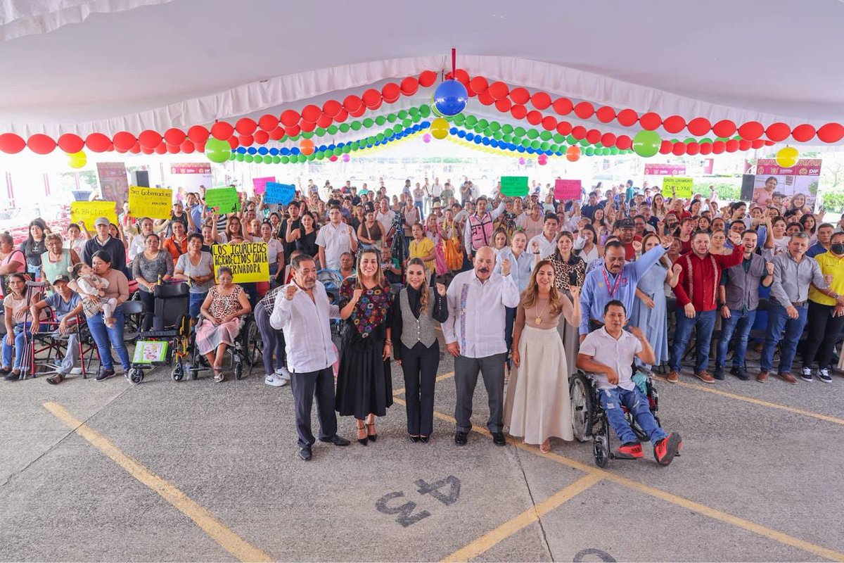 RedAMLOGro's tweet photo. La gobernadora Evelyn Salgado y el DIF Guerrero entregaron 336 aparatos funcionales gratuitos del programa Transformando Vidas en beneficio de habitantes de la Costa Grande, Norte y Montaña, además de uniformes a la delegación que competirá en las Olimpiadas de Oro 2026. https://t.co/eEyDphZdZk