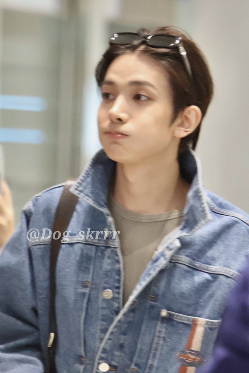 cuddlyheeseung's tweet photo. i want to caress his cheeks and give them many kisses https://t.co/b83Fc92Urm