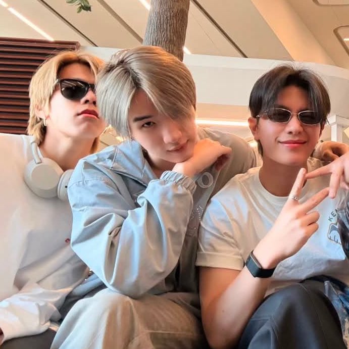 itsleesn's tweet photo. มันเข้ว 3 คนนี้wa 🥺🥺🥺🥺🥺🤲🏻😼😾🩷 https://t.co/G9vg1KUM75