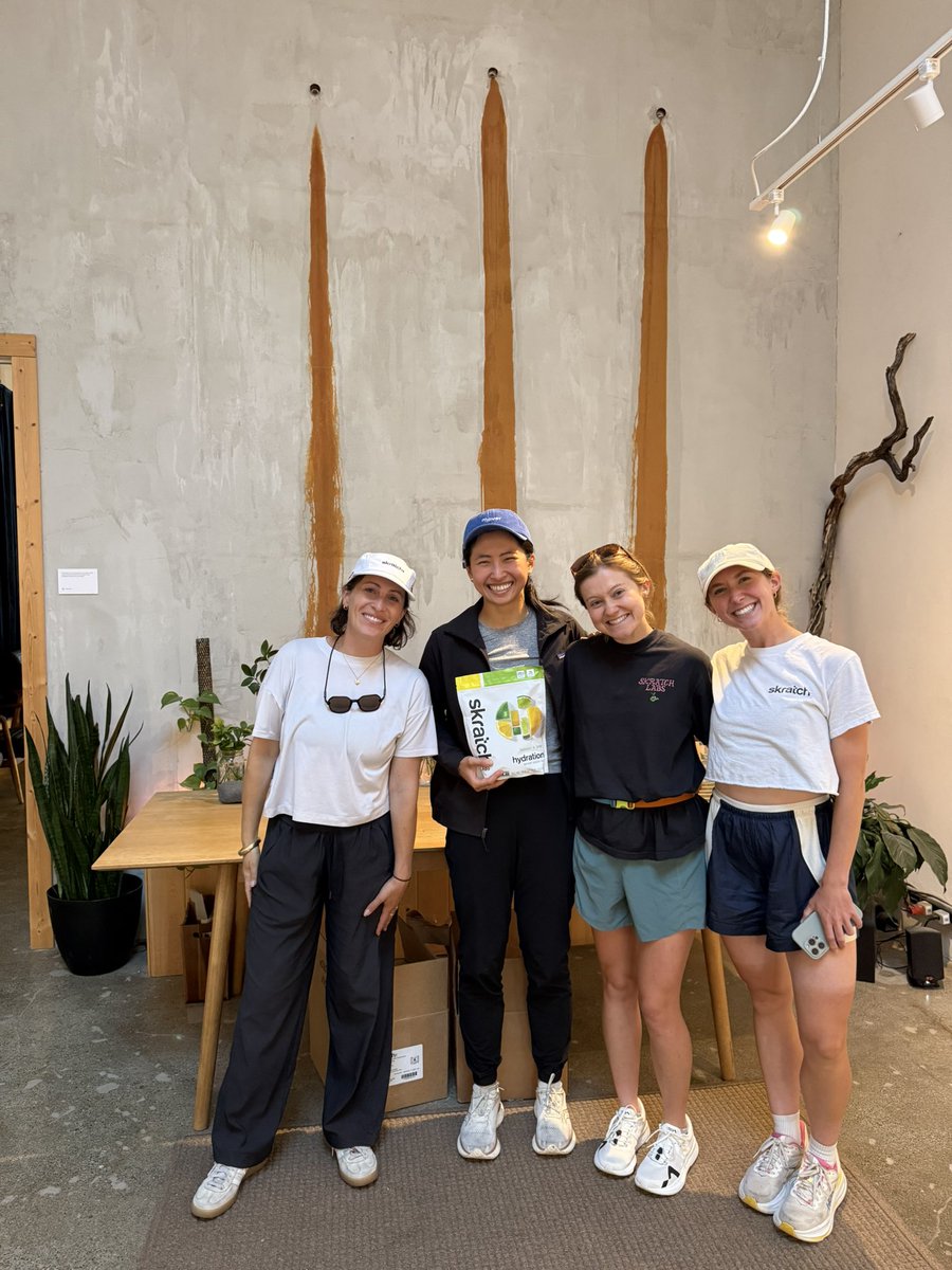 ja9co's tweet photo. Cool people I’ve met in SF recently

@aronkor
@davidfromkansas 
@kungzhaochicken 
@SkratchLabs x @movemint_cc https://t.co/DzEckQAATR