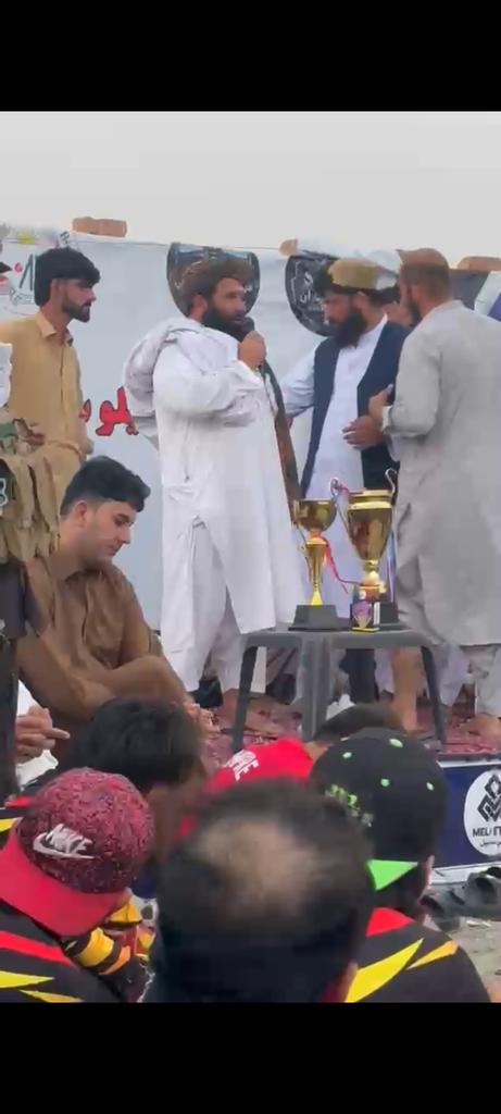 KSTKMIC1000's tweet photo. د اسماعیل خیلو مندوزیو ځوانانو په هڅو د ورزش سره د بېساره مینې په پار د ځوانانو د یووالي او انسجام په موخه د کریکټ لوبې د شمشی خیلو په سیمه کې ترسره شوې چې هره ورځ ګڼ شمیر خلکو یې ننداره کوله.
چې پنځو لوبډلو پکې ګډون درلود او د قوشتیپې لوبډلې په بریا پای ته ورسیده https://t.co/MT6D7kGVTD