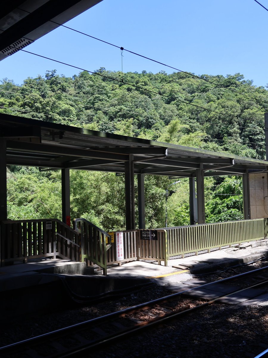 Elton5356's tweet photo. 三貂嶺瀑布步道總長依標示牌加總為2.72公里，如果再加上三貂嶺車站至步道口的900公尺, 單程總長約為3.62公里, 沿途可欣賞三貂嶺瀑布群，「合谷瀑布」、「摩天瀑布」、「枇杷洞瀑布」組成的三貂嶺瀑布群合稱為「三層瀑布」，是步道中最重要的地景!
https://t.co/v8HmOwmjXT https://t.co/7a6eh6VAsI