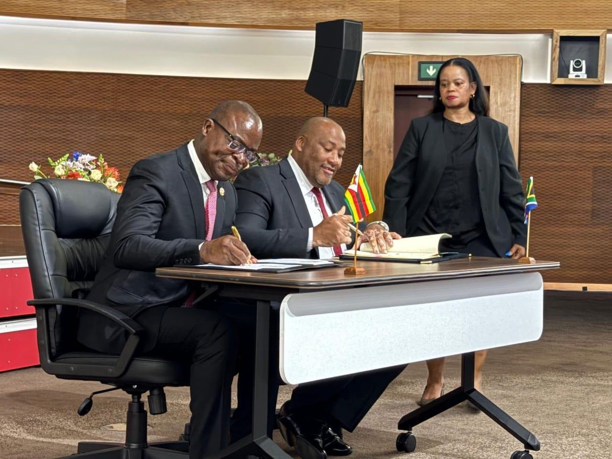 Leon_GreenG's tweet photo. The Zimbabwe–South Africa partnership continues to deepen. New cooperation in foreign-service training and correctional services strengthens institutional capacity and practical bilateral collaboration. 🇿🇼🇿🇦 #4thBNC #ZimbabweSouthAfrica #AsakhiZim https://t.co/53kbACveZN