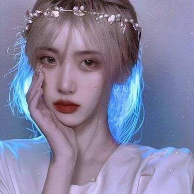 ShungYong's tweet photo. 🎁 👑 🌈 🪐 🌂 New candle melted weird. https://t.co/cDbtfVHBlO