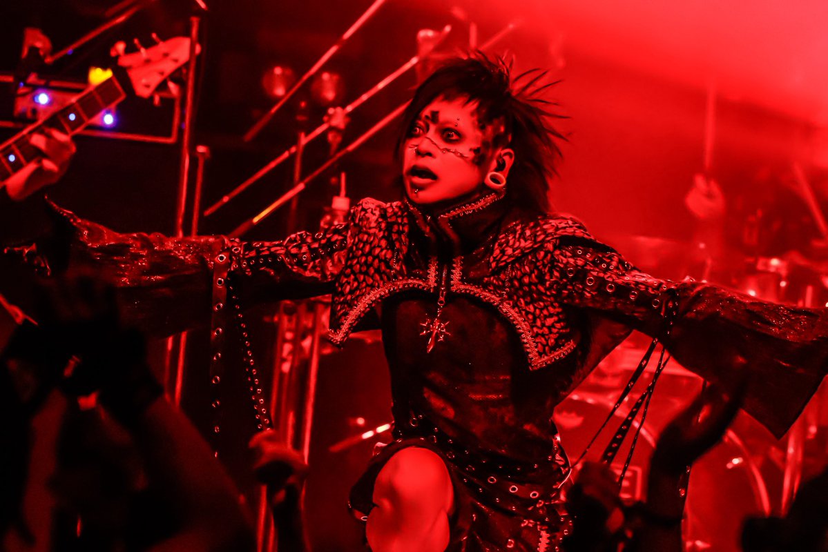 blz_mio's tweet photo. 2026/8/21 Spotify O-WEST
第四次救難者の会【獄落】

thx.

一周年ありがとう。

この一年、本当に長く感じた。
それだけ深く濃い一年間だった。

当たり前じゃない日々を過ごさせてくれてありがとう。

何度もWESTに帰って来れるバンドになってみせます。

いつも救ってくれてありがとう。

必ずまた会いましょう。

phot by @espresso_17 

https://t.co/DVKqZ41jix