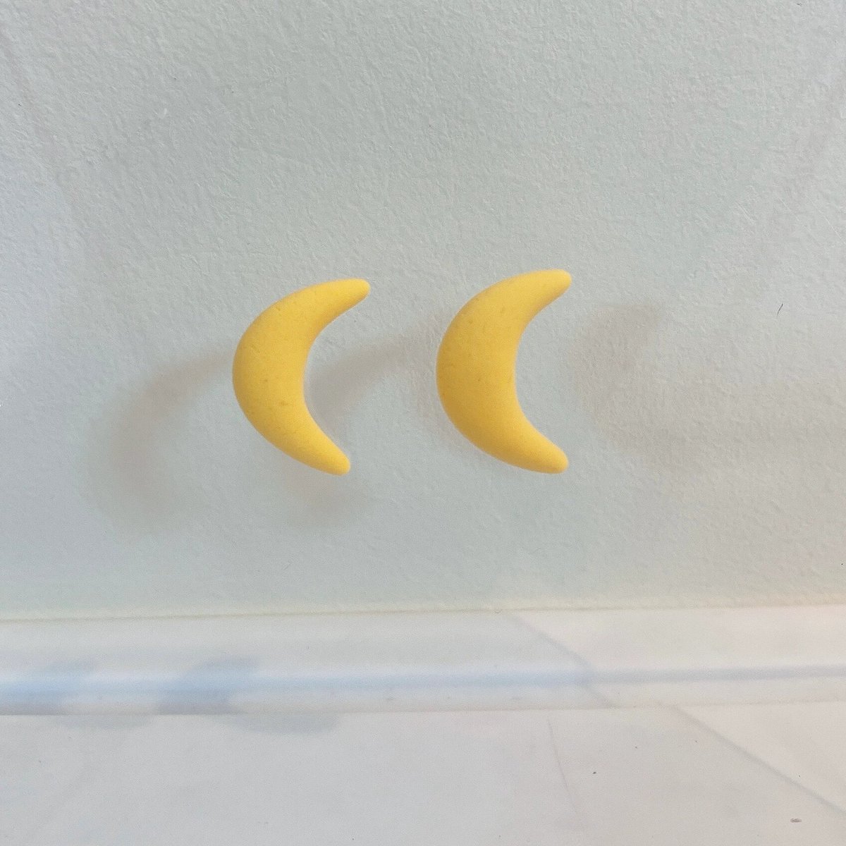 CortineSmith's tweet photo. Handcrafted polymer clay moon keychain done! Super easy to make u0026 perfect for customizing your keys  #DIYCraft https://t.co/FmDN925kDo