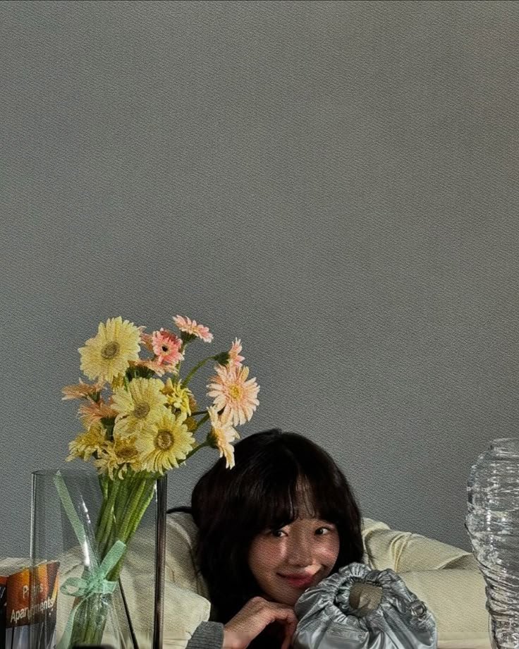 solvincere's tweet photo. @TamagoPost Mér (30), rising actress.

Have been awake since 4 AM on a weekend by choice, which means I’ve officially lost my mind—but hey, at least I’m being paid. How’s your sane morning going, folks?

(ENG/ID) https://t.co/N7CPdxixCx