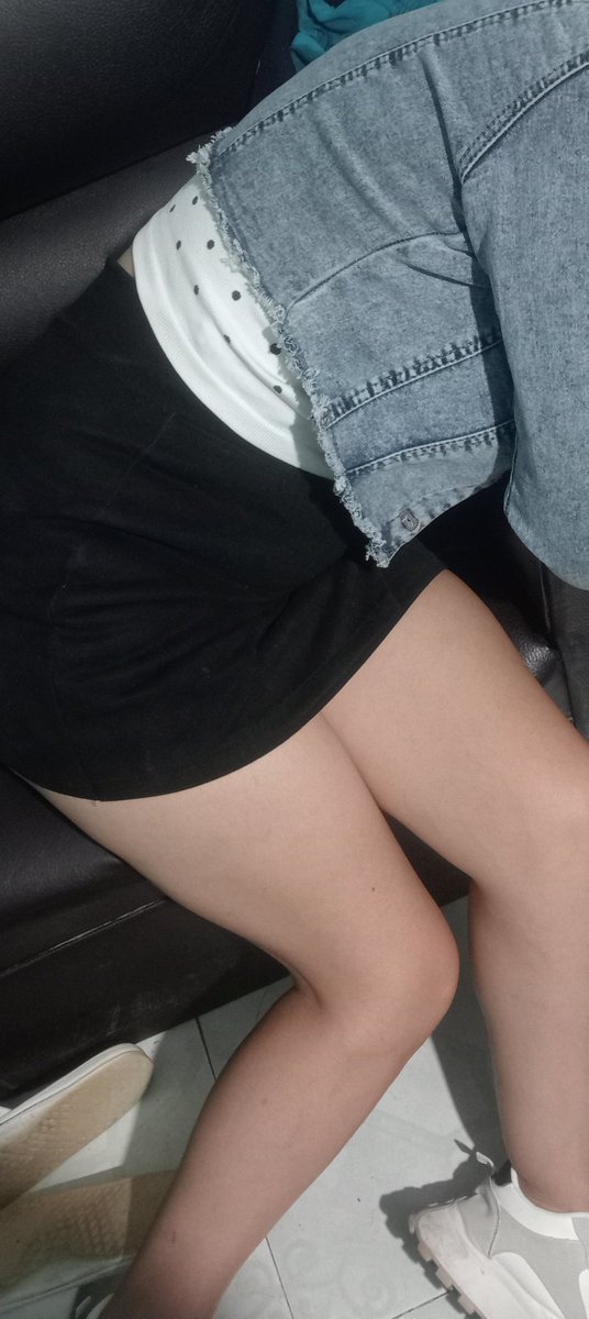 adictostangas's tweet photo. Qué tengan una rica noche cachonda que tal le quedó la faldita a mi mujer..? https://t.co/c4vknebFLP