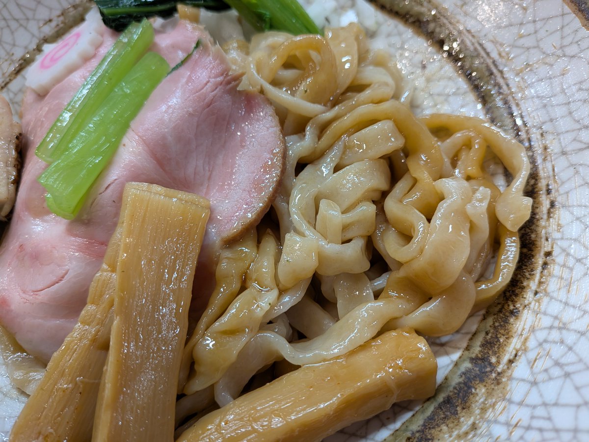 0000megami's tweet photo. 栃木市
節貝麺和のいつ花さん

出汁あぶらそば

本日、栃木市でのオープンおめでとうございます

小山市でお店を構えていた時はお客さんが食べたい物を提供していたそうです
栃木市では自分が食べたい物を提供すると語ってくれました
食べればメチャ旨
店主さんの思いが詰まった美味しい一杯でした😉 https://t.co/ytsG9mMHLe