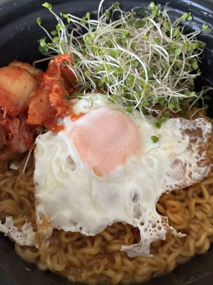 kunshana01's tweet photo. 朝ご飯
桃・オイコスヨーグルト・ごろグラいちごづくし・アイスコーヒー無糖

昼ご飯
トゥーンバ麺
目玉焼き
キムチ
ブロッコリースプラウト https://t.co/nGJU5oIJGY
