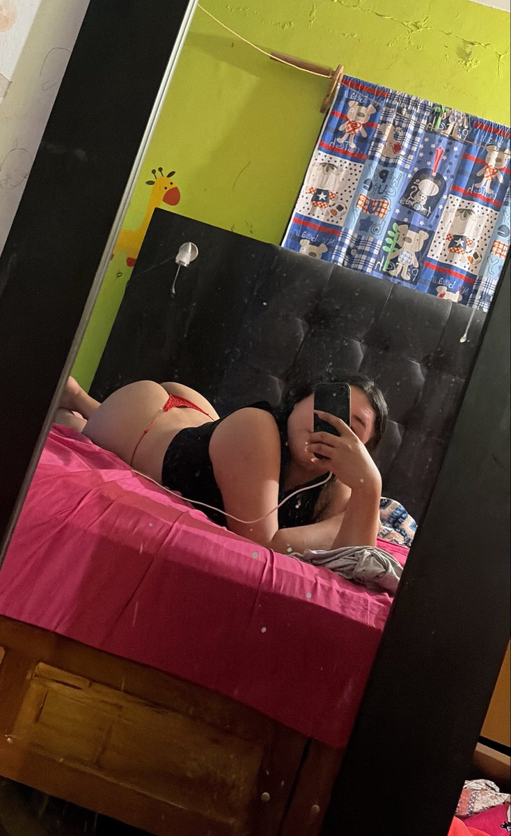 JessieFerr2k's tweet photo. Qué bonitas mis uñasssss🥰💋 https://t.co/8tKhb9qCzV