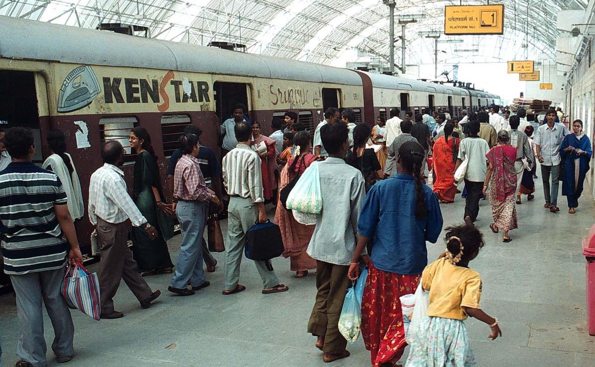 the_hindu's tweet photo. #MadeOfChennai | Chennai’s railway story began long before Mumbai’s first passenger train🚉

From Arthur Cotton’s 1830s Red Hills railway to Royapuram, suburban trains, MRTS and today’s Metro, the city’s journey on tracks is one of ambition, innovation and, often, frustrating delays.

✍️ @MadrasMobile
https://t.co/zWH0kBrNmK