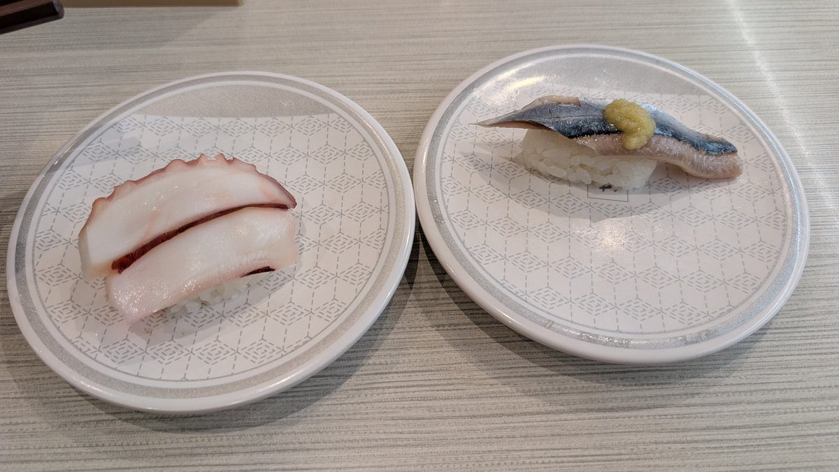 ledaltila's tweet photo. 今週もくら寿司でランチ〜とか思って予約しようとしたら、15時以降じゃないと予約できず…。ちいかわコラボ始まってたのね。
くらは諦めて久しぶりにはま寿司にてランチ〜♪ https://t.co/VsfBVnMHI2