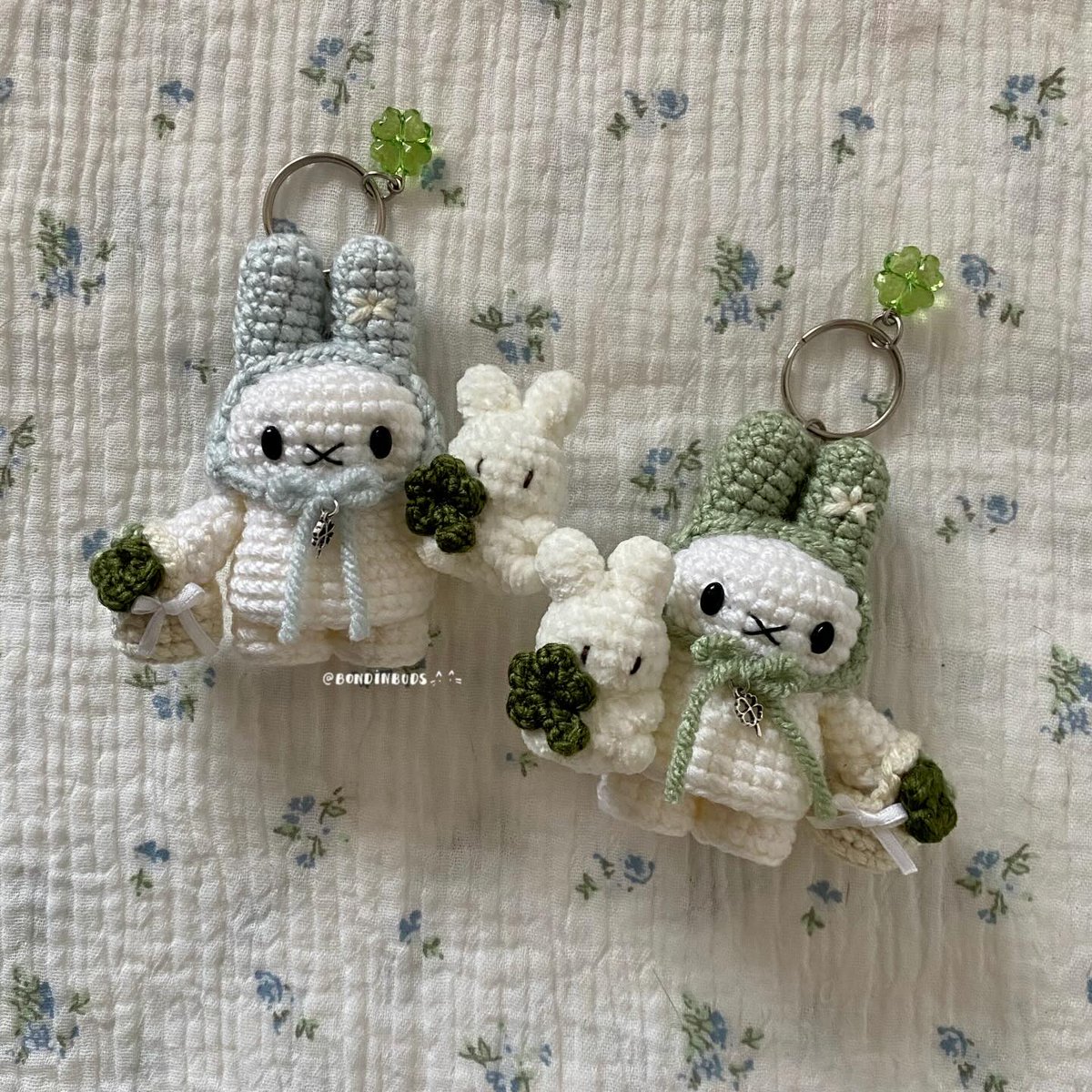 bondinbuds's tweet photo. Moo I want to do a mini shop update before I get super busy again.. it will prob only consist of lucky knot keychains!! I’m going to TRY my best to post them on Aug 2nd but we will see if my hands can handle that 😺…Satching Pink and Blue Lucky Knot Fairy  Bunnies!! https://t.co/fN2iyW3mBH