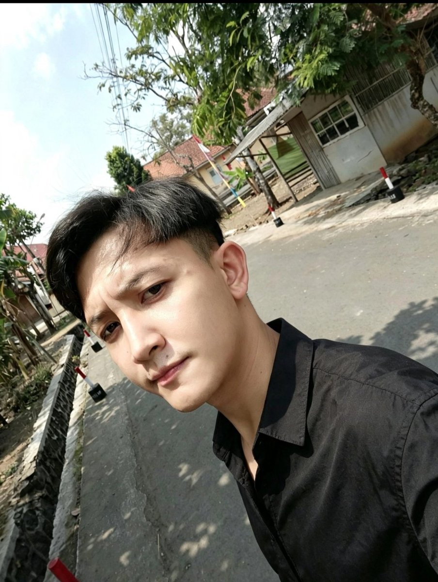 Peris6_'s tweet photo. Met siang sobat X
Anak desa mau pergi ke kota dulu yaa ,mau refresh haha🤣💜 https://t.co/xwFdhCglUa
