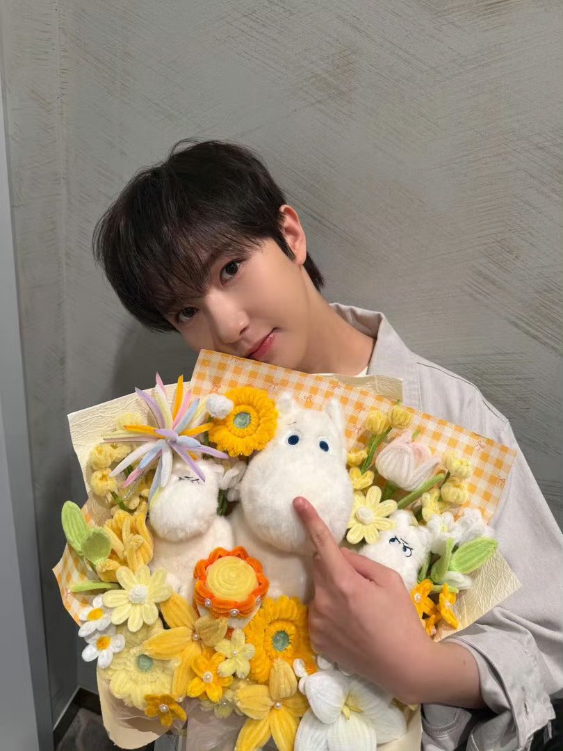 specailtome's tweet photo. moomin official เป็นคนส่งให้น้องอินจุนจริง ๆ สินะ น่ารักโคตร😭😭😭😭

💛https://t.co/peRNLe01Ub https://t.co/YEhXC5m1Xp