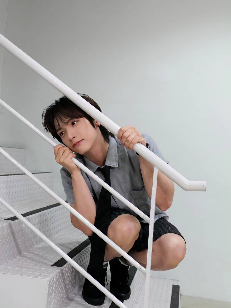 mgrk_1259's tweet photo. 와 진짜 너무 잘생겻네 https://t.co/zWCMCCFc06