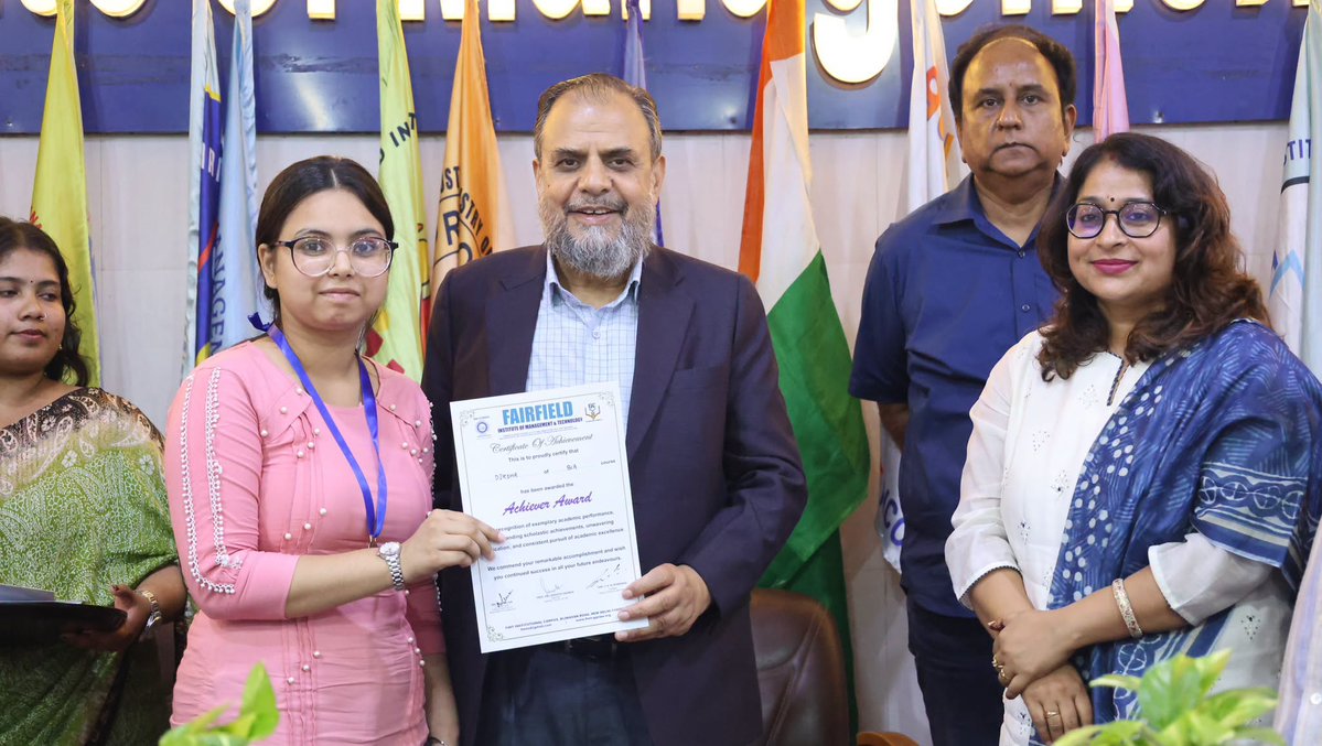 FIMTDELHI's tweet photo. Celebrate excellence! At the FIMT Orientation Session, we honored our top academic performers & national sports medalists (Sneha Mahajani in Pencak Silat & Dishika Tyagi in Powerlifting)!
Huge congratulations to all our achievers—you make FIMT proud! 🎓🏆
#FIMT #ProudMoment https://t.co/v4gDgg9OI4