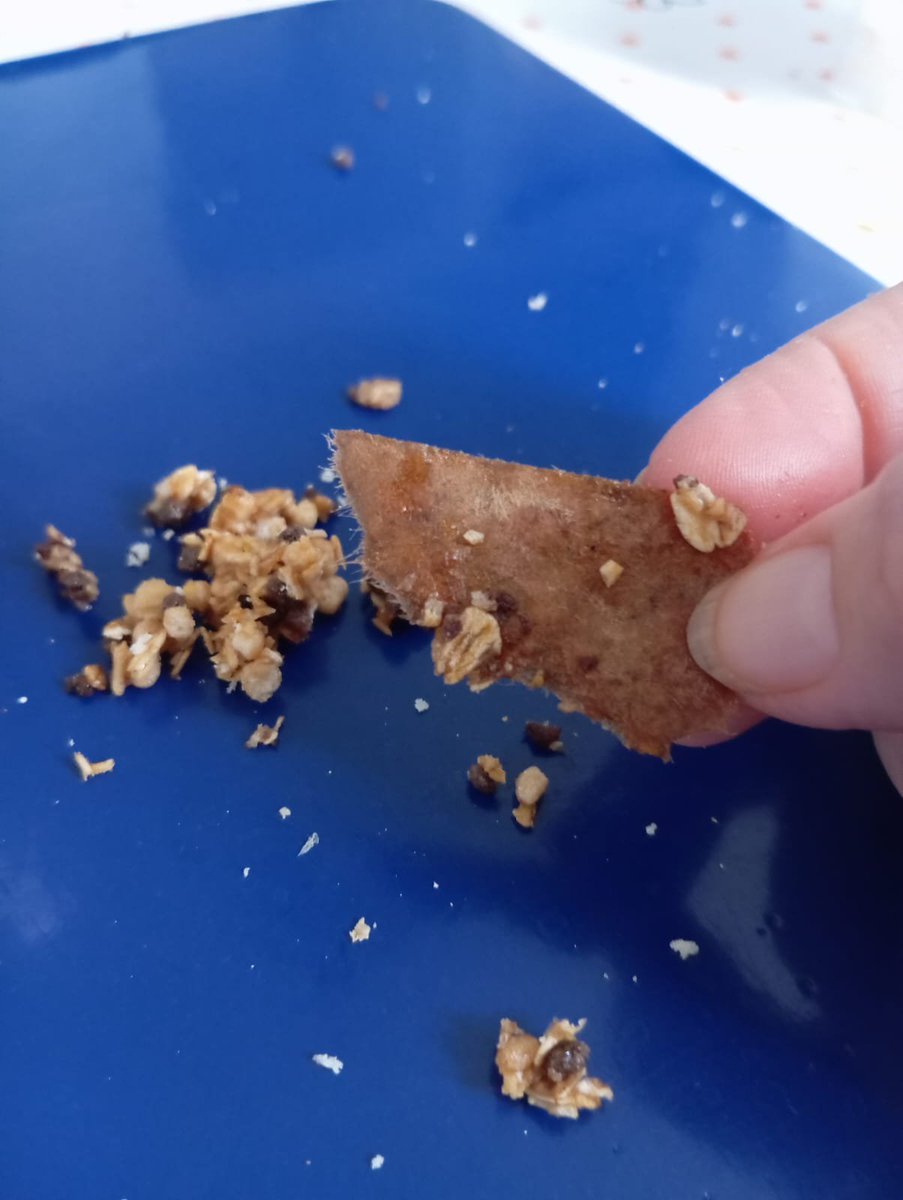 Incubo999's tweet photo. @AtencionProfeco @Profeco me salió lo que parece ser un pedazo de cartón en una barra stila de Quaker. Terrible control de calidad. Que puedo hacer? https://t.co/WHVFUnMF7T