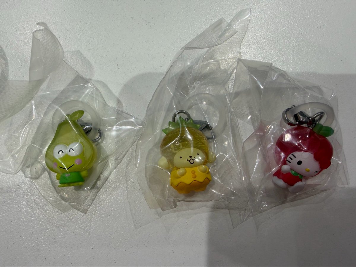 yhdb9h's tweet photo. サンリオ キャラクターズ くだもの シリーズ フルーツ めじるし アクセサリー 交換 ガチャ

【譲】キティ、ケロッピ、プリン
【求】クロミ>マイメロ

郵送もしくは大阪手渡し希望です🙇🏻‍♀️
お手数ですがお心当たりのある方はお声がけお願いいたします🙇🏻‍♀️ https://t.co/xWvBGdmEGx