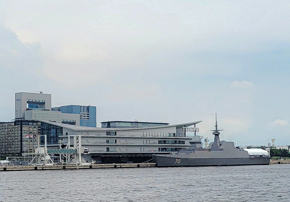 PNDRZ34's tweet photo. RSS STEADFAST ステッドファスト
昨日は中から、今日は海から眺めてみる https://t.co/o3gkSUoaDU