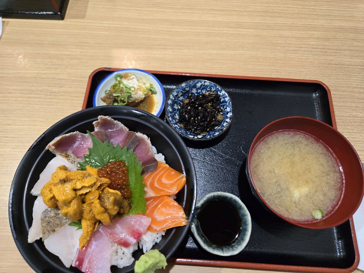 7_Aoki's tweet photo. 福井公演ありがとう記念海鮮丼です https://t.co/glXhaTtQaP