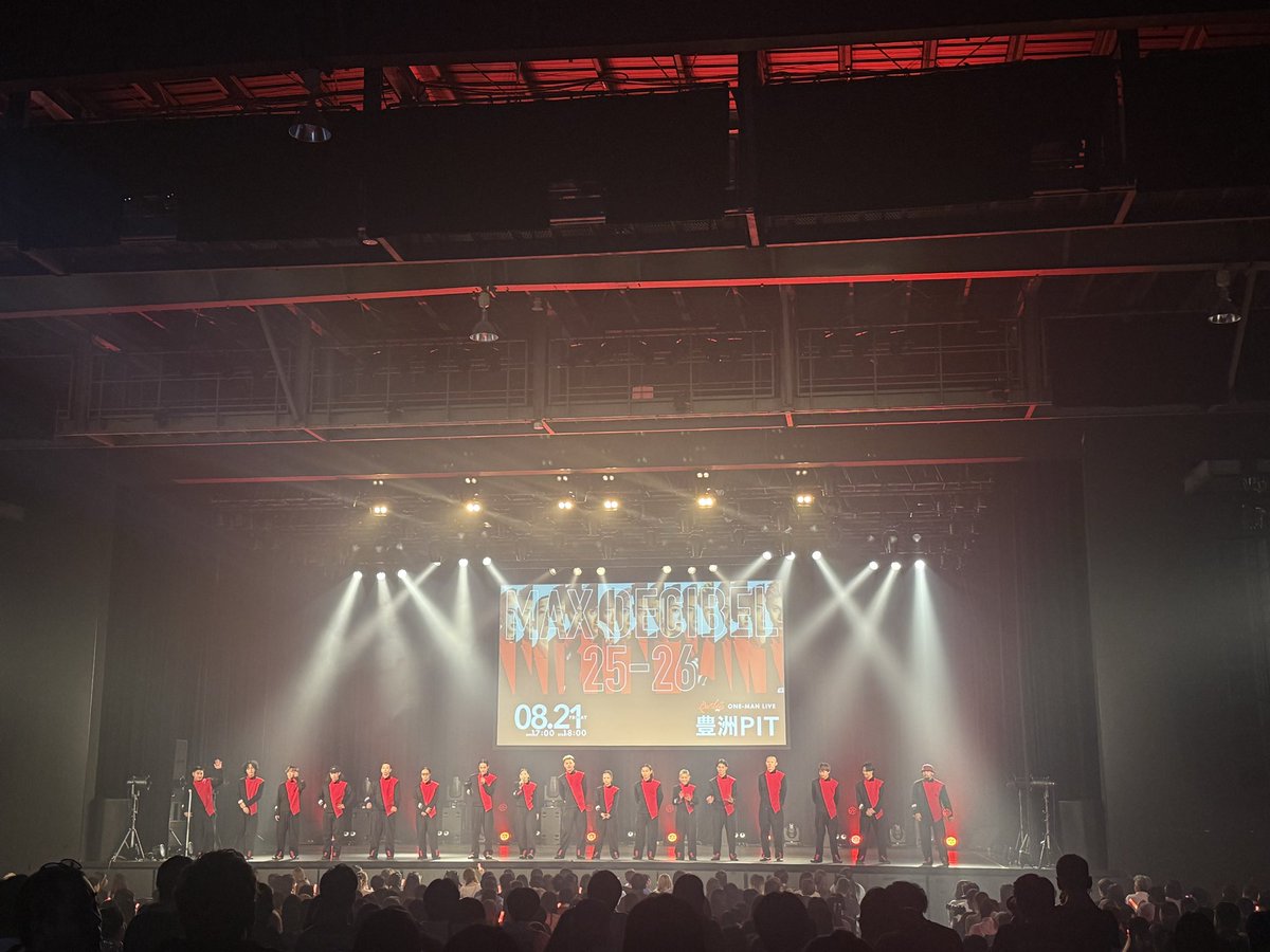 arai_broncos's tweet photo. 昨日は、dip BATTLESのワンマンライブでした。

豊洲PITを埋め尽くす、本当にたくさんの方にお越しいただきました。足を運んでくださった皆さま、ありがとうございました！

いつも、dip BATTLESの試合はもちろん、練習を見に行っても、皆が本気でダンスに向き合う姿に、私が元気をもらっています。
昨日のステージも、会場も、すごい熱量でした。

このライブを最後にdip BATTLESを離れるメンバーがいます。これまでチームを支え、たくさんの素晴らしい瞬間をつくってくれたことに、心から感謝しています。それぞれの次のステージでの挑戦も、心から応援しています。

そして26-27シーズンは、新しいメンバーが加わります。 これまで積み重ねてきたものを大切にしながら、新しいdip BATTLESがどんなチームにさらに進化していくのか、とても楽しみです！

#dip #BATTLES