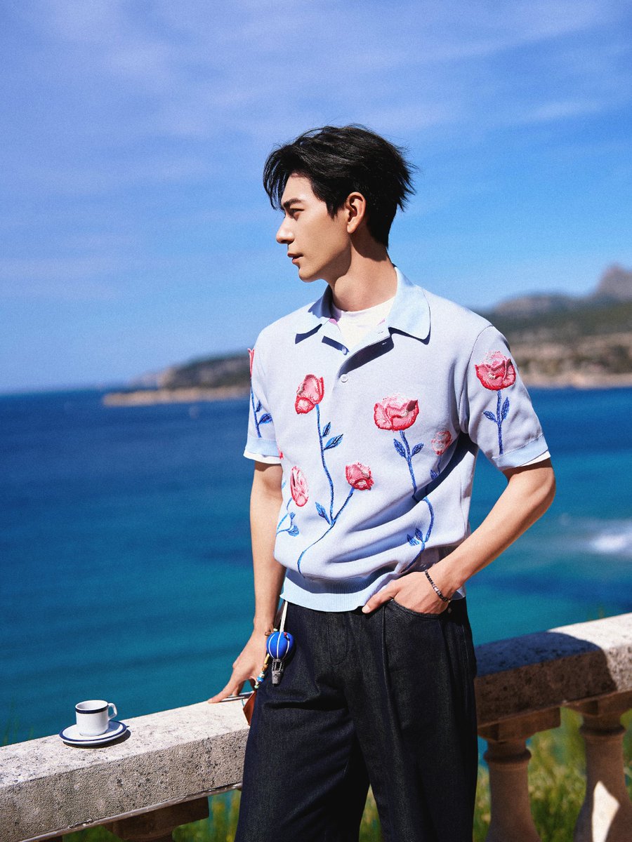 PaToi726624's tweet photo. ความผ่อนคลายในช่วงเดินทาง ตอนใต้ของฝรั่งเศส
CXX studio weibo
#earthsuperfresh2
#地球超新鲜
#wowtheworld2
#DiQiuChaoXinXian
#เฉินซิงซวี่ #ChenXingxu
#陈星旭
#OliverChen https://t.co/BxYIJRMWlN