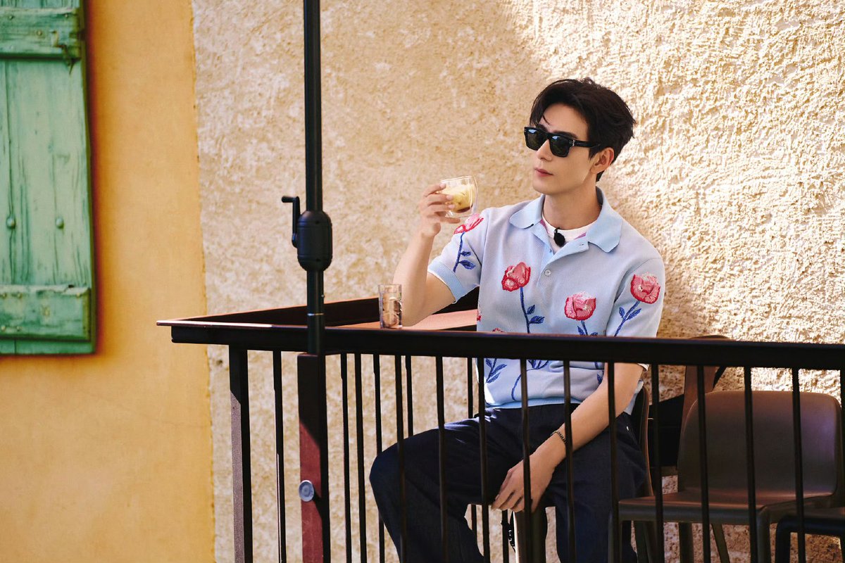 PaToi726624's tweet photo. ความผ่อนคลายในช่วงเดินทาง ตอนใต้ของฝรั่งเศส
CXX studio weibo
#earthsuperfresh2
#地球超新鲜
#wowtheworld2
#DiQiuChaoXinXian
#เฉินซิงซวี่ #ChenXingxu
#陈星旭
#OliverChen https://t.co/gDOb9JxFMn