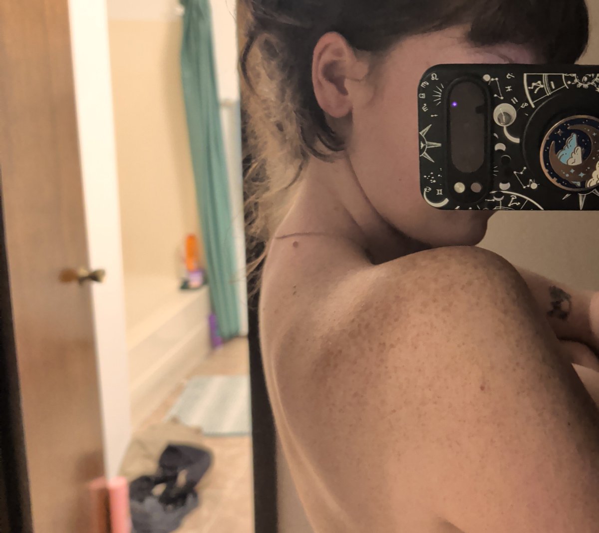 babyxbugg's tweet photo. any freckle lovers? https://t.co/RJaNuPDbZN