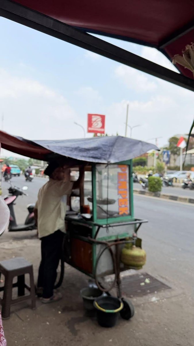 LiaAfri03881071's tweet photo. twitter do your magic

ramein pempek bangka kakek ini ya, kasian dagangannya sepi🥺

📍depan cbd ciledug, tangerang https://t.co/EhBCQDVwrK