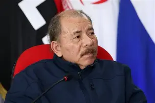 _NOALCOMUNISMO's tweet photo. 👏👏👏👏👏👏👏👏👏👏👏👏👏👏👏👏👏👏👏👏👏👏👏👏
Exiliados nicaragüenses en Miami piden a Trump perseguir a Ortega en Nicaragua como hizo con Maduro en Venezuela
Exiliados pidieron este viernes al presidente de Estados Unidos, Donald Trump, que persiga al mandatario de Nicaragua, Daniel Ortega, como lo hizo con Nicolás Maduro en Venezuela, tras el aviso del gobernante nicaragüense de que "no volverán a haber elecciones" en el país centroamericano. 

Junto a funcionarios en Miami, la ciudad con mayor población nicaragüense en Estados Unidos, los exiliados pidieron a la Administración Trump elevar la presión contra Ortega y su esposa, la copresidenta Rosario Murillo, incluyendo una imputación criminal por narcotráfico, como ocurrió con Maduro.