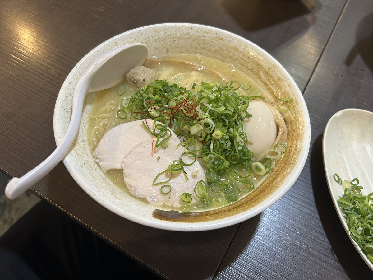 renren7367's tweet photo. 鶏白湯ラーメン https://t.co/0bbXwXIQ1E
