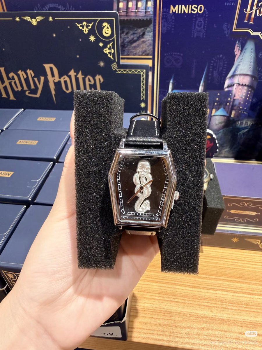 lavjuy's tweet photo. blindbox jam Miniso x Harry Potter ini beneran DEFINISI RACUN UNTUK POTTERHEAD!! 😭✨ https://t.co/emvNv83vYI