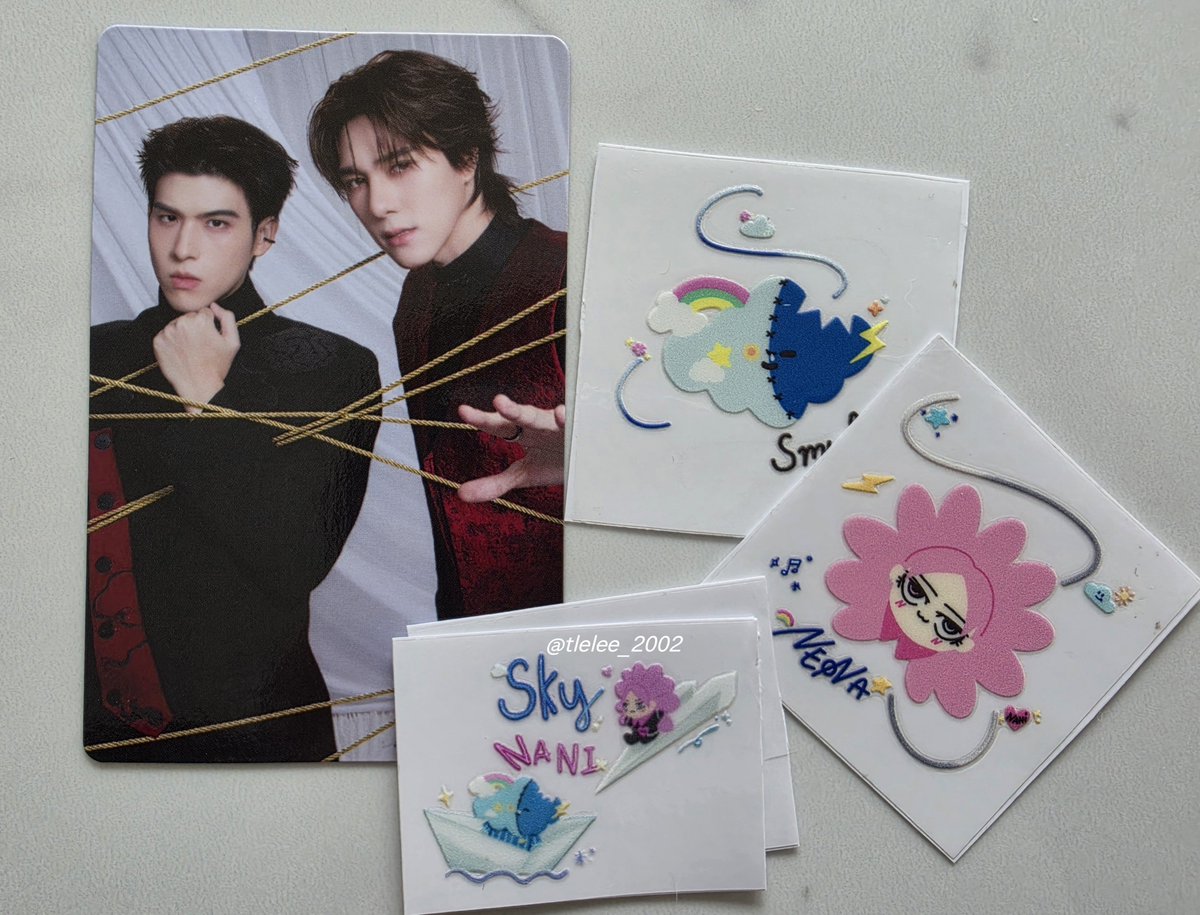 tlelee_2002's tweet photo. Pls RT 💖
ขอมาสุ่มแจกผู้โชคดี 1 ท่าน การ์ดสกายนานิ WU the series กับสติ้กเกอร์ uvdtf ที่เราทำเอง แจกเนื่องจากสิงหาพลังงานดี เราผ่านวันที่อยากผ่านมาได้อย่างราบ(เกือบ)รื่น 🤣🤣🤣
ประกาศพรุ่งนี้ 10:00 น. คับ มาแกล้งๆ รีทวีตได้น๊า https://t.co/L3UXV4MDdR