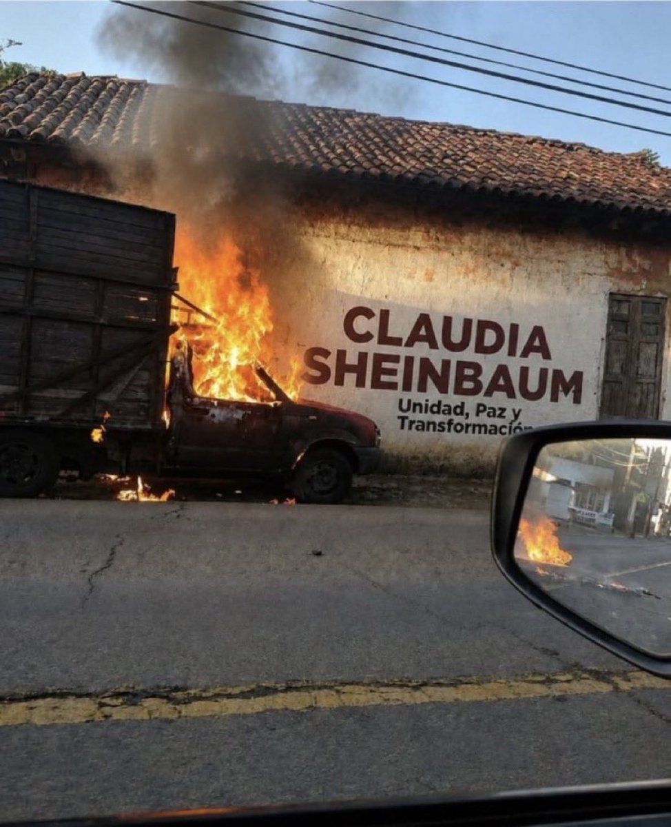 CzarCO4's tweet photo. @Claudiashein Escondiéndose como buena mujer que es, sin afrontar las consecuencias de ser un títere … #NarcoPartido #NarcoDictadora https://t.co/WxNa5tE0Cw