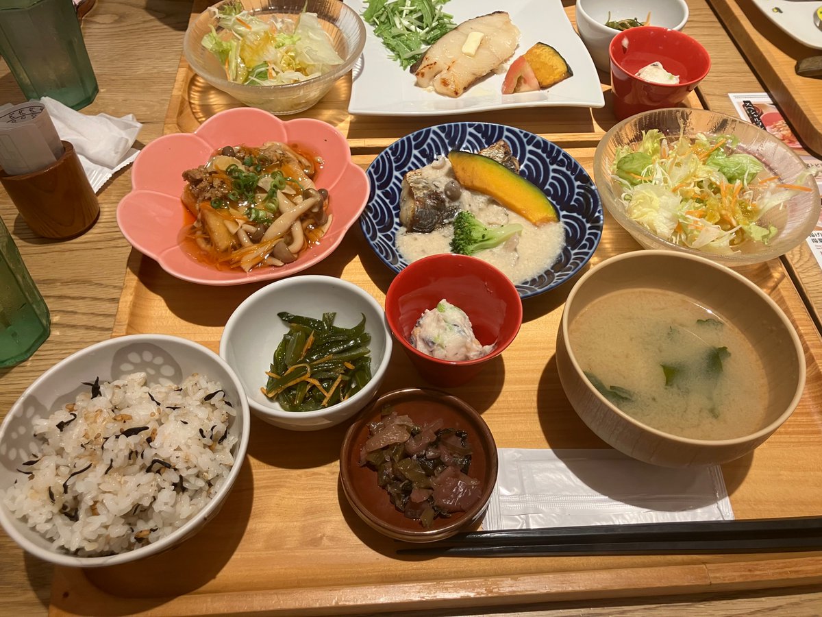 yo_millennium's tweet photo. 朝起きれる体力を取り戻すために健康ランチ😋 https://t.co/mThv6lReXR
