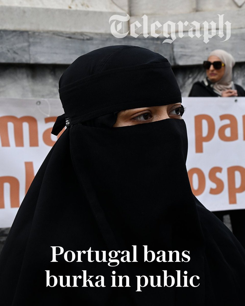 AtticusJazz's tweet photo. Jetzt müssen die Schweizer Woke-Linken, die das "freiwillige Burkatragen" und die Wahrung des salafistischen Lifestyles in der Schweiz verteidigt hatten, ganz tapfer sein und vor ihren Judith Butler Schreinen Kerzen anzünden.

Auch Portugal hat die Vollverschleierung verboten. https://t.co/WUqVqueVBr