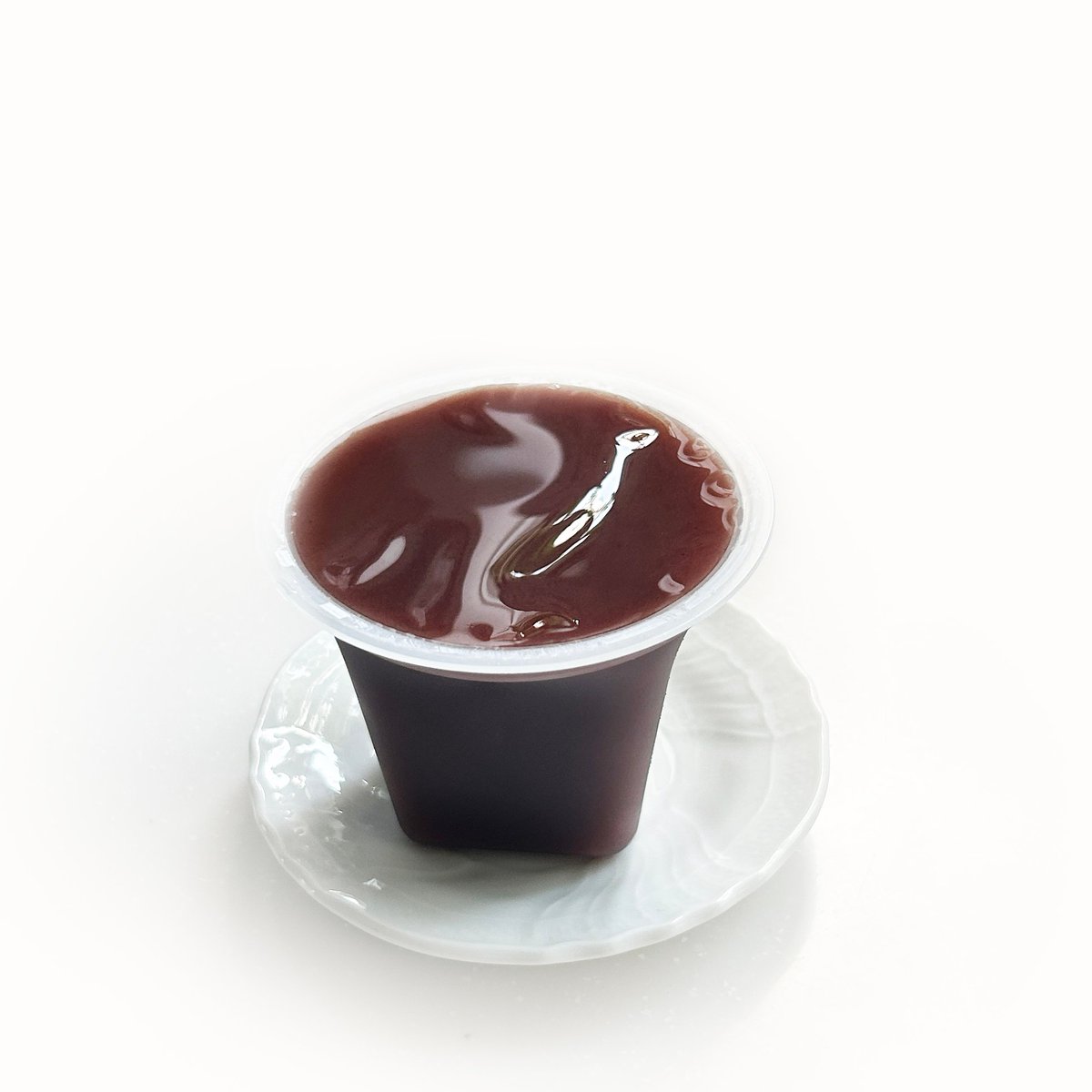 agar8BeetsS300's tweet photo. 【 ７プレミアム 水羊羹 】 

名称：水ようかん
原材料名：砂糖(国内製造)、小豆、寒天、食塩
内容量：108g
製造者：井村屋株式会社／三重県津市高茶屋7-1-1
#羊羹を食べる人 https://t.co/zwI1Rtem4G