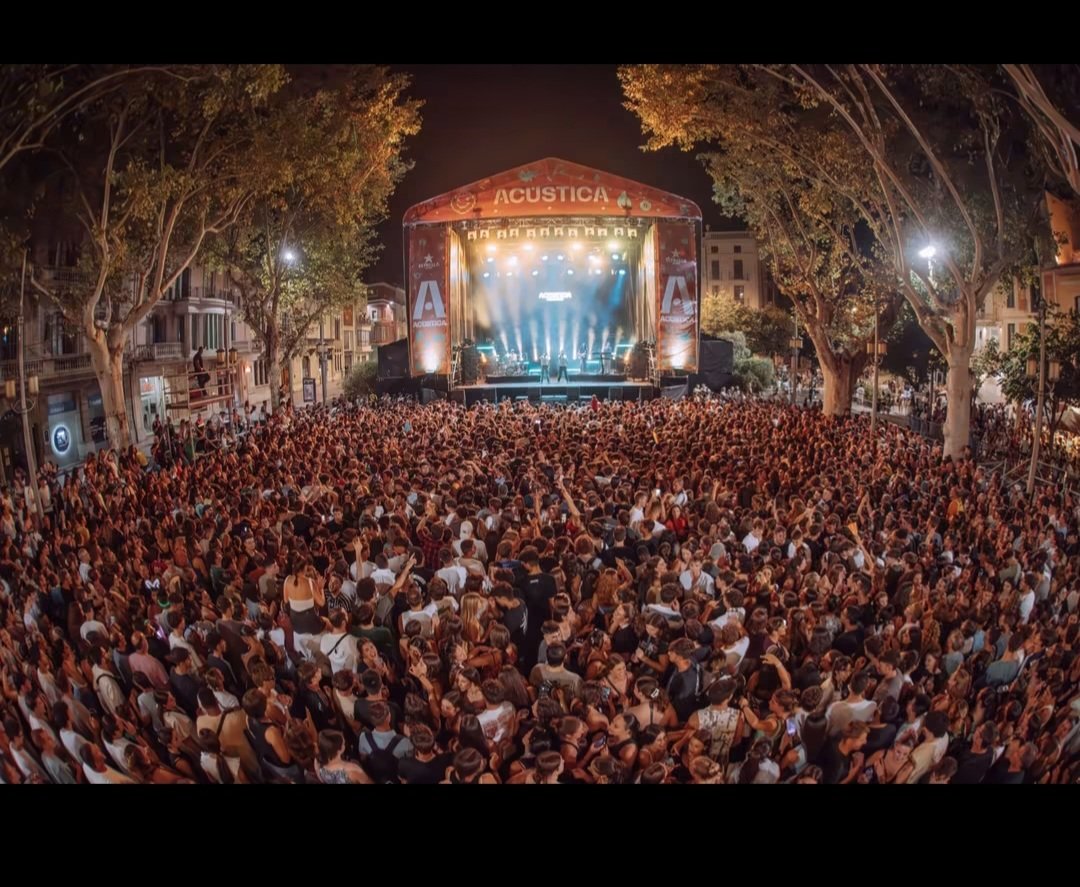 AvpcVilafant's tweet photo. Un any més donarem suport al festival Acústica de Figueres. 
@AjVilafant 
@fest_acustica 
@GU_Figueres
@Associació de Voluntaris de Protecció Civil de Figueres https://t.co/0mD8uSUjlS