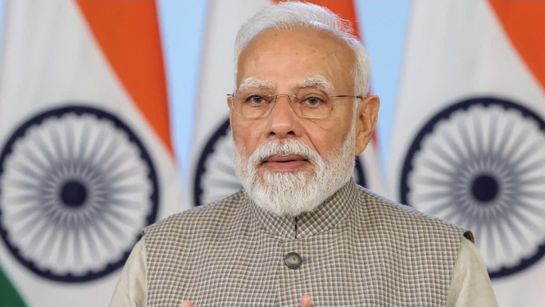 RahulYadav61762's tweet photo. 🚨 PM Modi-Rahman meeting collapses over Hasina extradition demand
Rashtrapati Bhavan withdrew a communiqué on Rahman's ceremonial welcome, underscoring the diplomatic breakdown between New Delhi and Dhaka.
Proposed Modi-Rahman talks collapsed after Bangladesh set preconditions including Sheikh Hasina's extradition and the return of 111 fugitive Awami League leaders.
Rashtrapati Bhavan issued and then withdrew a statement on rehearsals for Rahman's ceremonial welcome within an hour after the MEA flagged it as premature.
Bangladesh's Foreign Affairs Adviser Humaiun Kobir said the visit "remained slim" without "mutual trust" and a "dignified invitation" from New Delhi.