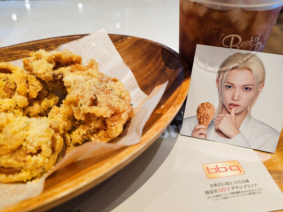 pinokkoko's tweet photo. 日本のbb.qにもついにピリのパネルとポスターが登場したから昨日お店に行ってきたよ
フィルクランチはまだないから、代わりに大好きなチーズリング:)♡
少し久しぶりに食べたけど美味しかった~日本でもフィルクランチ食べられるようになったらいいな…！

#FELIXxBBQ https://t.co/7MM7C29jEM