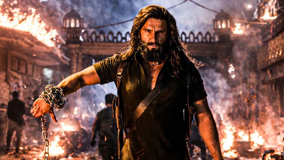 PanIndiaReview's tweet photo. #Toxic (Hindi) is eyeing to cross the weekend advances numbers of many biggies that too without non sequel factor it can come close to #ShahRukhKhan Pathaan and Jawan numbers as well 🤯✅

Top Weekend Advances in NETT:

1.#Dhurandhar2 ₹95 CR 
2.#Jawan ₹55.50 CR
3.#Pathaan ₹55 CR
4.#Pushpa2 (H) ₹55 CR
5.#KGF2 (H) ₹42.50 CR
6.#Animal ₹41.50 CR
7.#Baahubali2 (H) ₹38 CR
8.#Stree2 ₹35.50 CR
9.#Gadar2 ₹31 CR
10.#War ₹30 CR

#ToxicTheMovie will be crossing ₹30-40 Cr+ advances and it can go higher depending upon the advances in coming 4 days. 

#YASH BOSS MAYHEM 🤯🔥