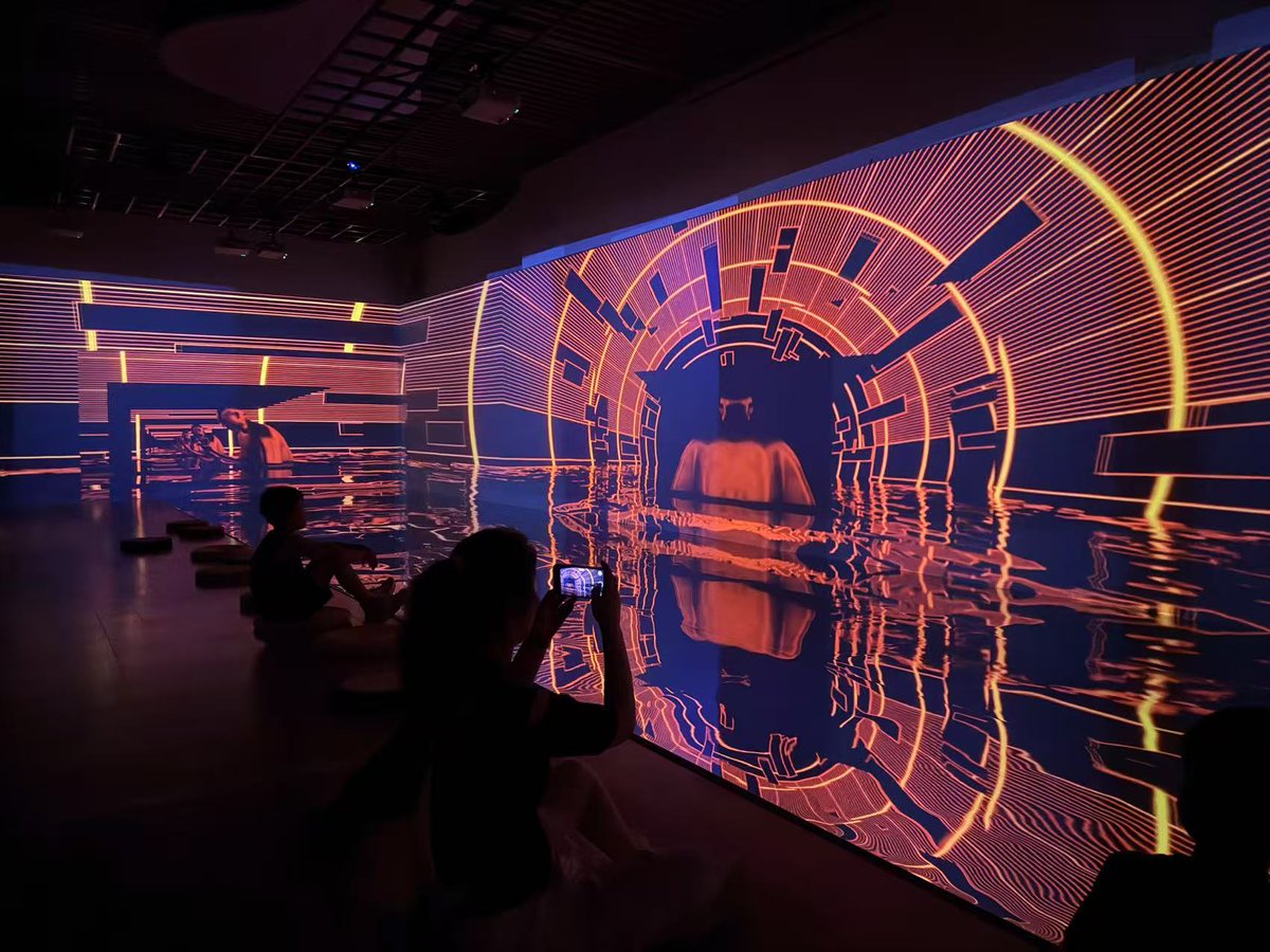 Michell28274076's tweet photo. Explore immersive digital art at the city’s new exhibit today — neon lights, interactive installations, and endless creative vibes await!， https://t.co/AYomv2IjDY