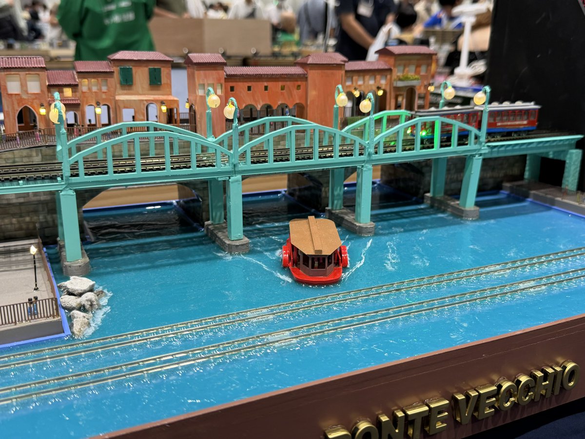 MRC_disney9008's tweet photo. 国際鉄道模型コンベンション参戦しました〜
シーのジオラマの作り込み何回みてもすごいっ！

#国際鉄道模型コンベンション https://t.co/45TRwgja1b